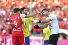   دیدار تیم‌های پرسپولیس و صنعت نفت آبادان