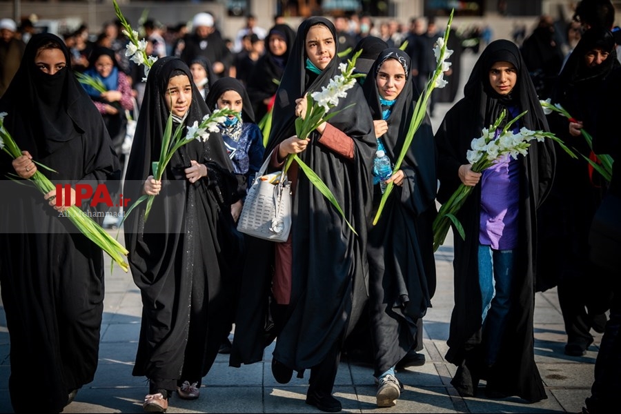   آیین بدرقه خادمان و زائران راهپیمایی اربعین