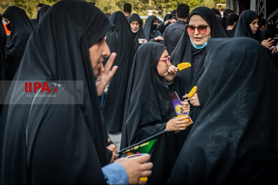   آیین بدرقه خادمان و زائران راهپیمایی اربعین