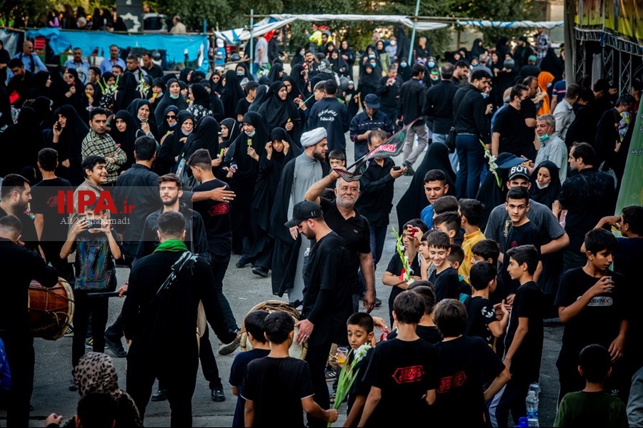   آیین بدرقه خادمان و زائران راهپیمایی اربعین