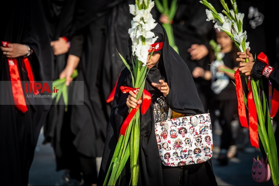   آیین بدرقه خادمان و زائران راهپیمایی اربعین