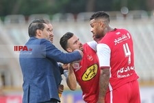   دیدار تیم‌های پرسپولیس و هوادار