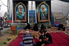   پیاده روی اربعین حسینی از نجف به سوی کربلا
