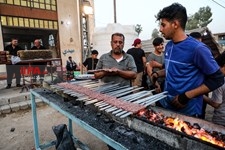  پیاده روی اربعین حسینی از نجف به سوی کربلا ۲