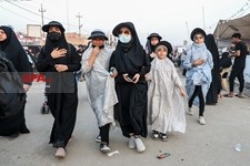   پیاده روی اربعین حسینی از نجف به سوی کربلا ۲