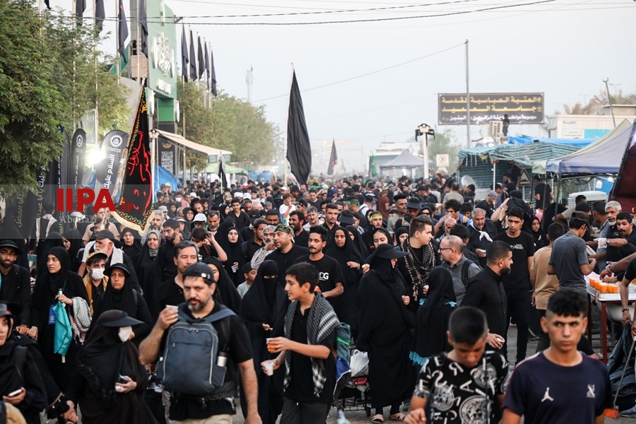   پیاده روی اربعین حسینی از نجف به سوی کربلا ۲