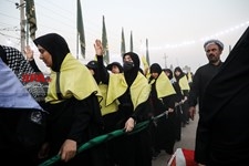   پیاده روی اربعین حسینی از نجف به سوی کربلا ۲