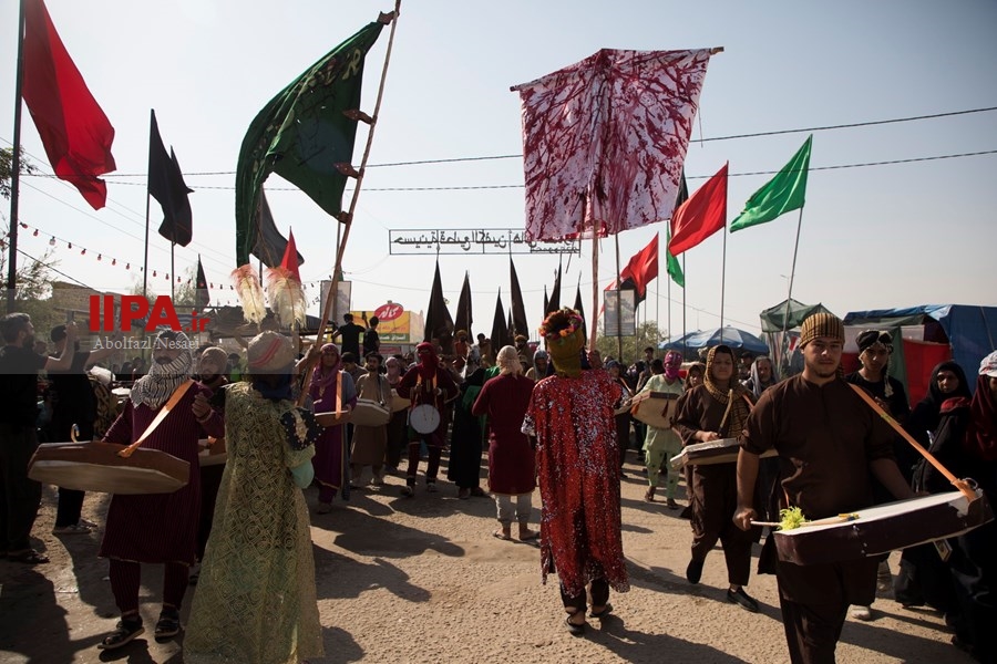   کاروان نمادین تعزیه در پیاده روی اربعین حسینی (ع)