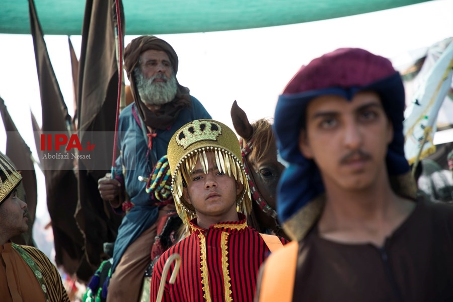   کاروان نمادین تعزیه در پیاده روی اربعین حسینی (ع)