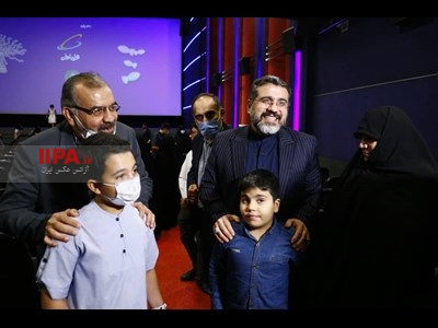 تماشای انیمیشن «پسر دلفینی»با حضور وزیر فرهنگ