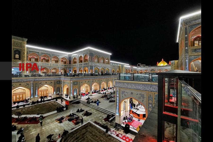   صحن حضرت فاطمه(س) نجف پذیرای زائران اربعین