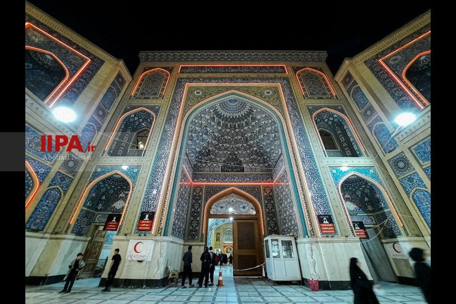   صحن حضرت فاطمه(س) نجف پذیرای زائران اربعین