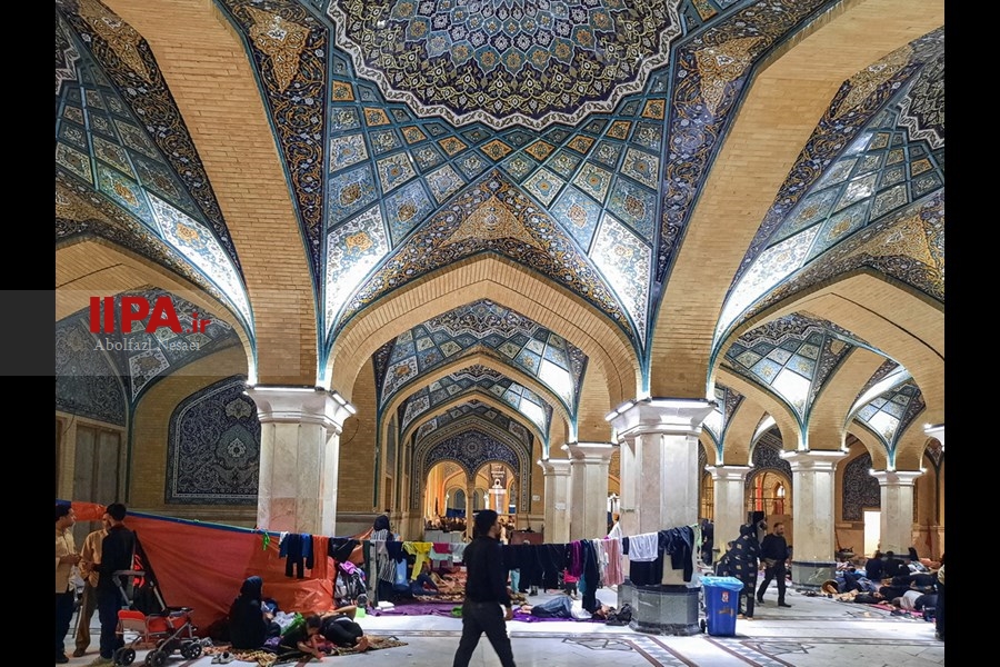   صحن حضرت فاطمه(س) نجف پذیرای زائران اربعین