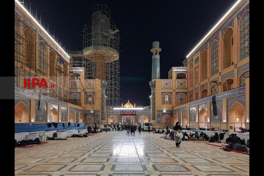   صحن حضرت فاطمه(س) نجف پذیرای زائران اربعین