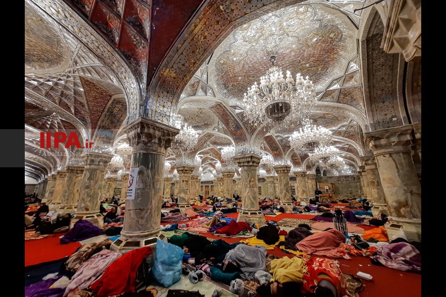   صحن حضرت فاطمه(س) نجف پذیرای زائران اربعین