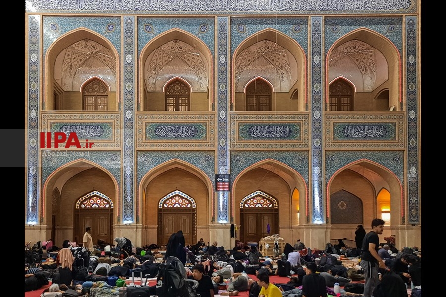   صحن حضرت فاطمه(س) نجف پذیرای زائران اربعین