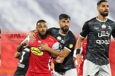   دیدار تیم‌های پرسپولیس و تراکتور