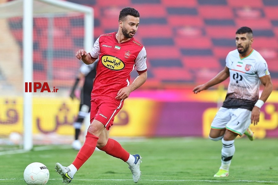   دیدار تیم های فوتبال پرسپولیس و مس رفسنجان