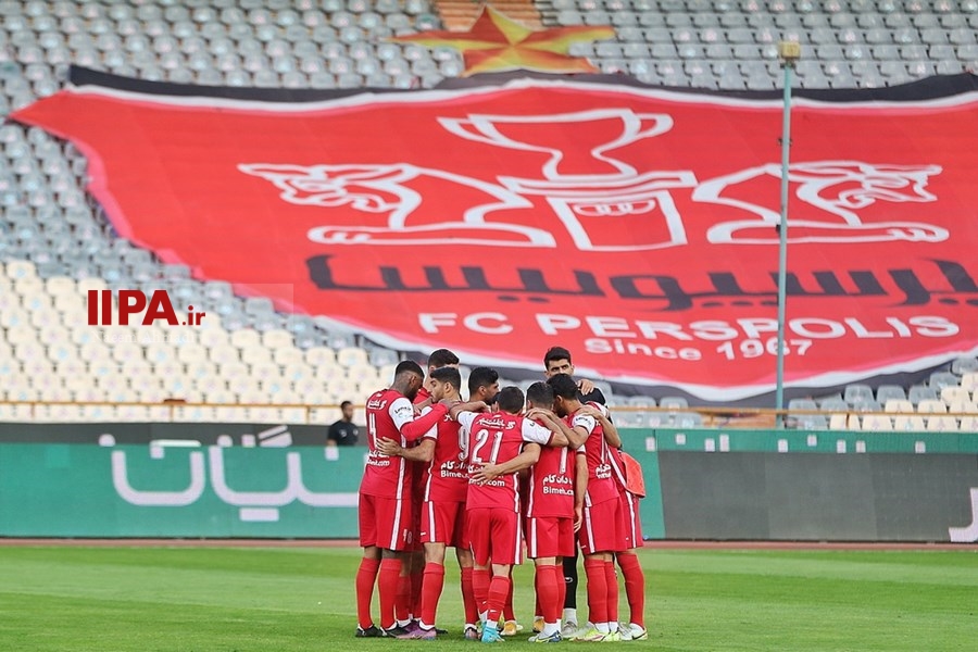   دیدار تیم های فوتبال پرسپولیس و مس رفسنجان