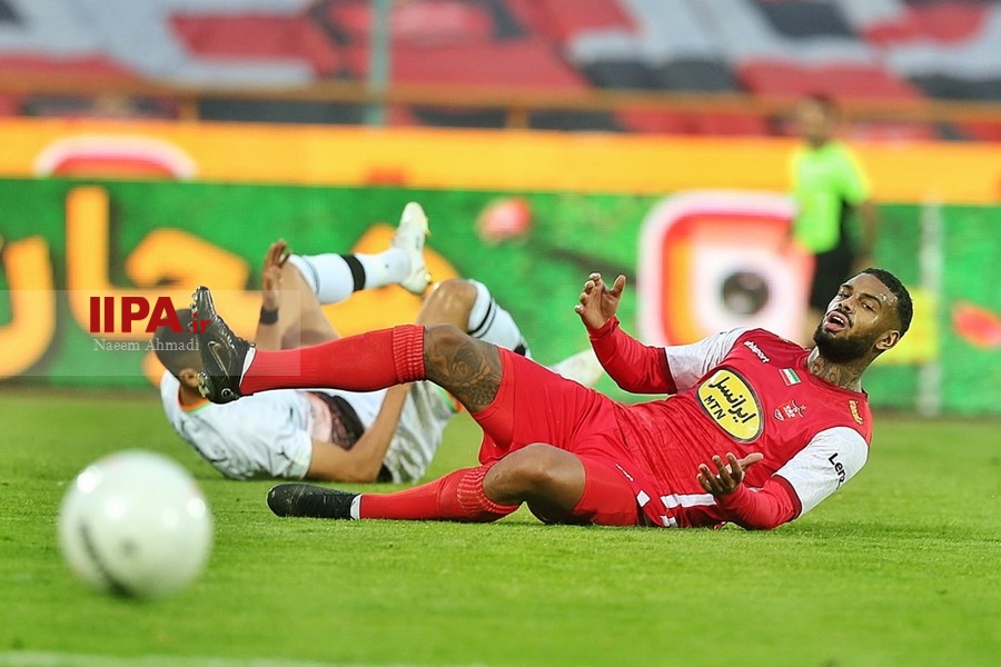   دیدار تیم های فوتبال پرسپولیس و مس رفسنجان