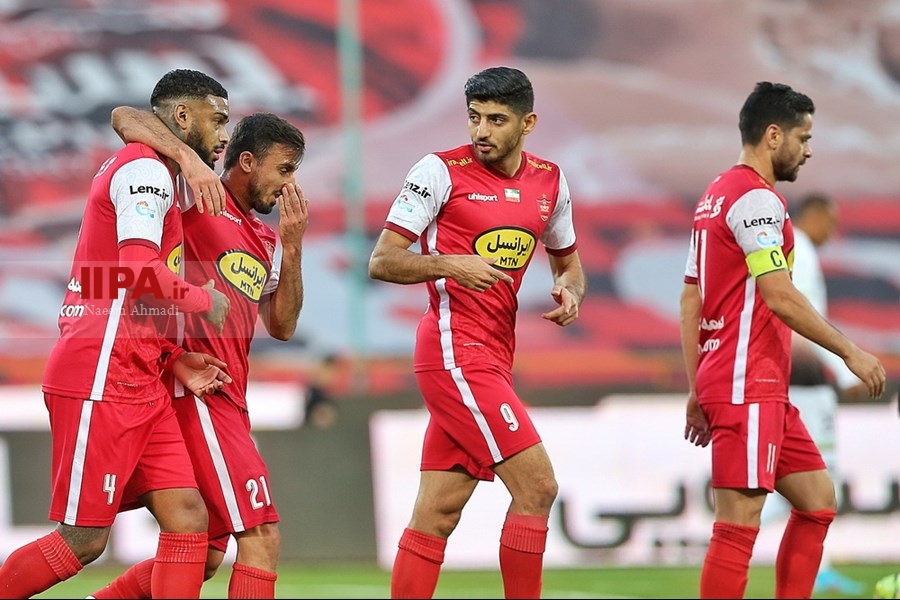   دیدار تیم های فوتبال پرسپولیس و مس رفسنجان