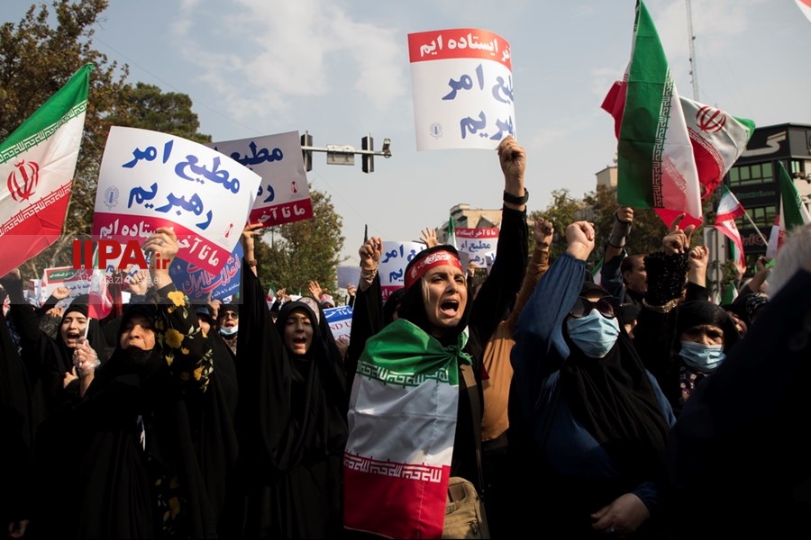   راهپیمایی مردم تهران در محکومیت حمله تروریستی شیراز 