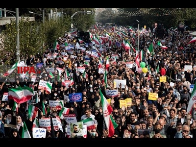 راهپیمایی مردم تهران در محکومیت حمله تروریستی شیراز