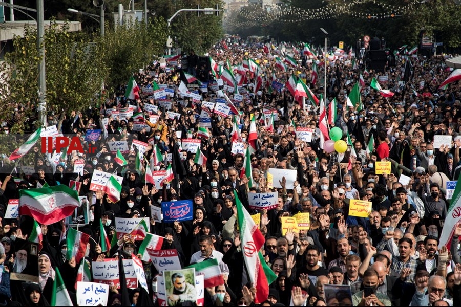   راهپیمایی مردم تهران در محکومیت حمله تروریستی شیراز 