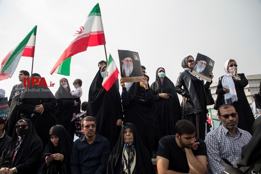   راهپیمایی مردم تهران در محکومیت حمله تروریستی شیراز 