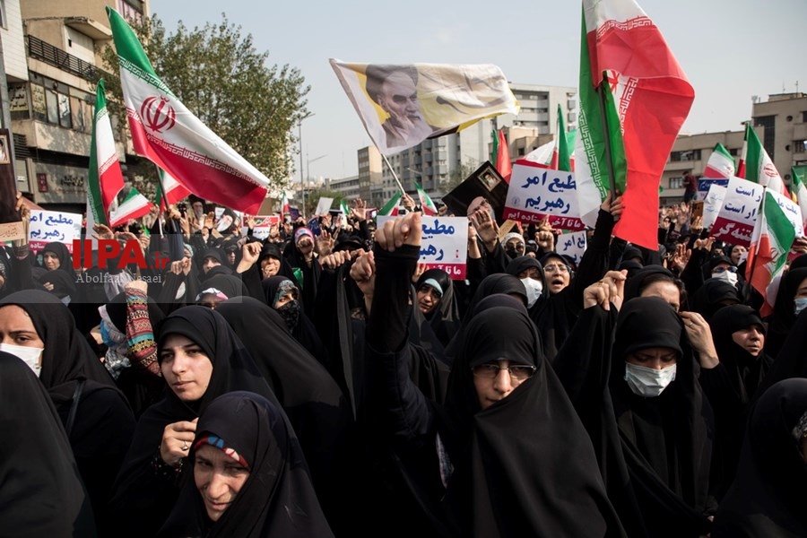   راهپیمایی مردم تهران در محکومیت حمله تروریستی شیراز 