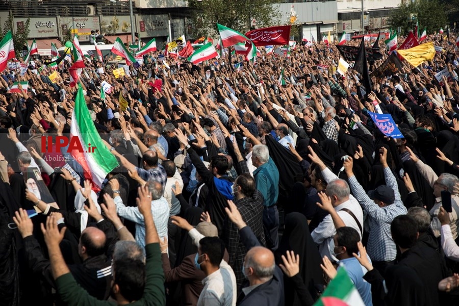   راهپیمایی مردم تهران در محکومیت حمله تروریستی شیراز 