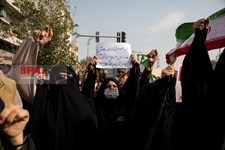   راهپیمایی مردم تهران در محکومیت حمله تروریستی شیراز 