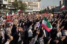   راهپیمایی مردم تهران در محکومیت حمله تروریستی شیراز 