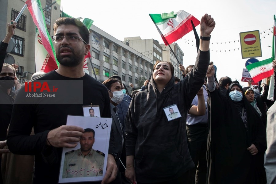  راهپیمایی مردم تهران در محکومیت حمله تروریستی شیراز 