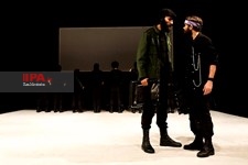   نمایش  فرزند یک خنیاگرم
