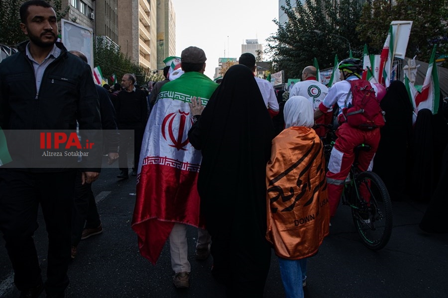   راهپیمایی یوم الله ۱۳ آبان -۲
