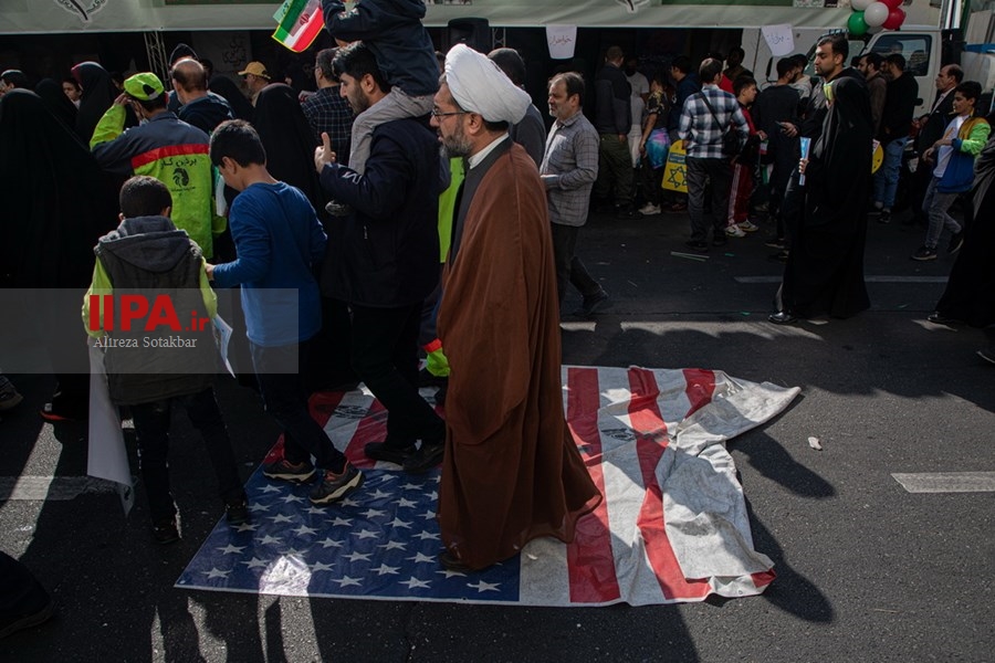   راهپیمایی یوم الله ۱۳ آبان -۲