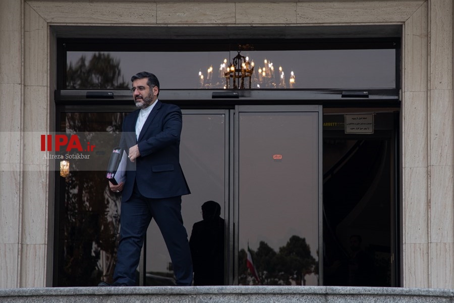   اعضای هیأت دولت در جمع خبرنگاران