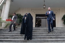   اعضای هیأت دولت در جمع خبرنگاران