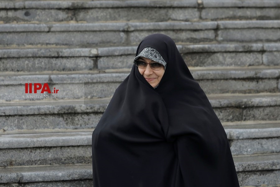   حاشیه جلسه هیئت دولت