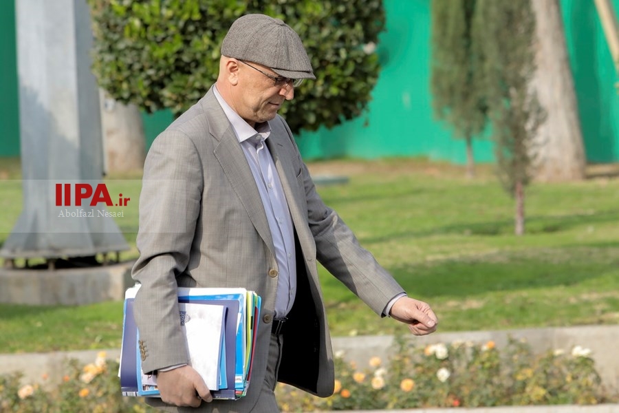   حاشیه جلسه هیئت دولت