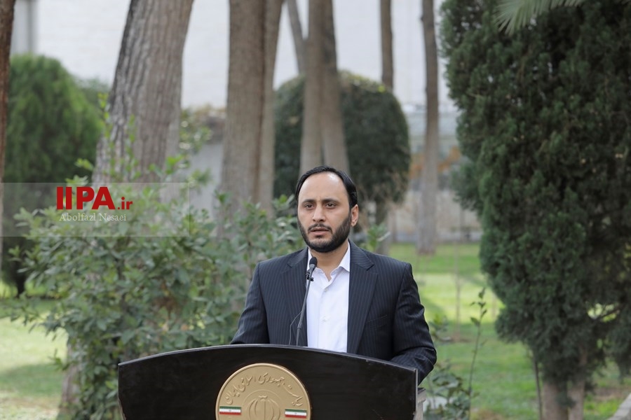   حاشیه جلسه هیئت دولت