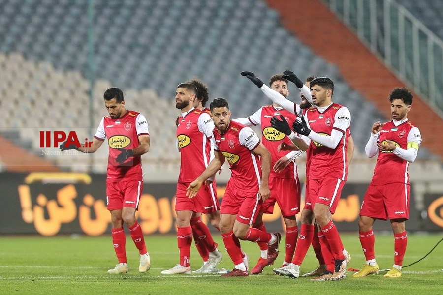   دیدار تیم های فوتبال پرسپولیس و ون پارس