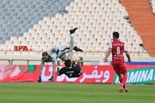   دیدار تیم های فوتبال پرسپولیس و ون پارس