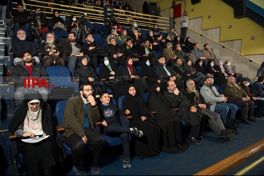   آیین تجلیل از هنرمندان تجسمی، موسیقی و شعر در جشنواره عمار