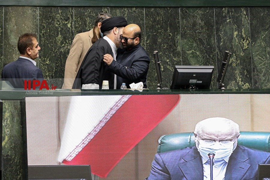   حضور رییس جمهور در مجلس برای تقدیم لایحه بودجه ۱۴۰۲