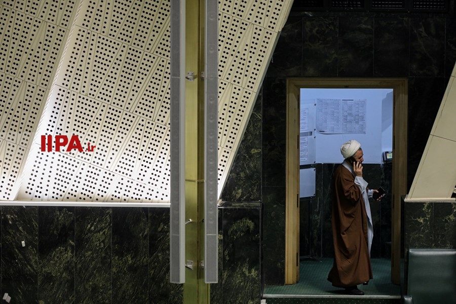   حضور رییس جمهور در مجلس برای تقدیم لایحه بودجه ۱۴۰۲