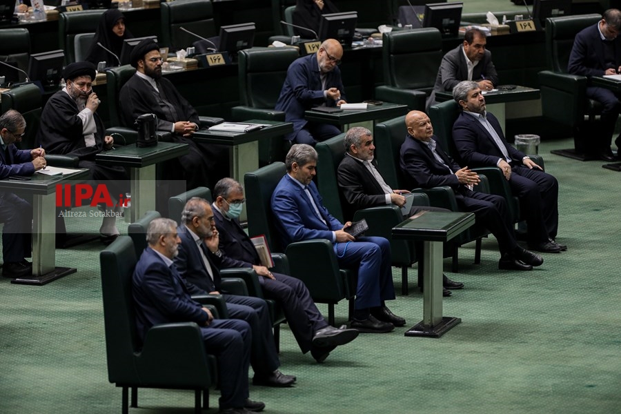   حضور رییس جمهور در مجلس برای تقدیم لایحه بودجه ۱۴۰۲