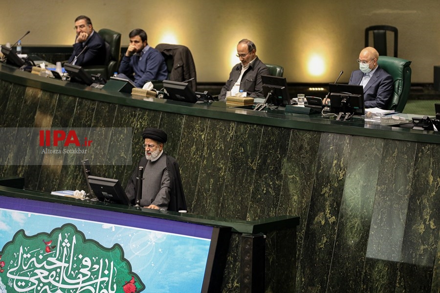   حضور رییس جمهور در مجلس برای تقدیم لایحه بودجه ۱۴۰۲