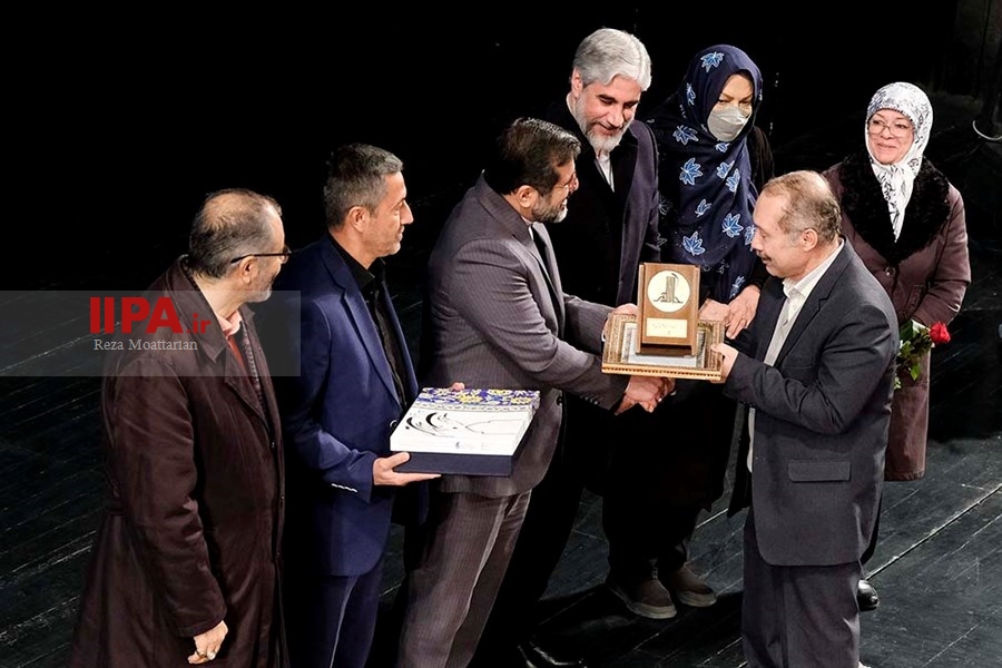   پانزدهمین دوره جایزه ادبی جلال